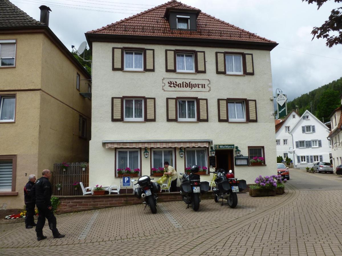 Gasthaus Waldhorn Бад-Тайнах-Цавельштайн Экстерьер фото