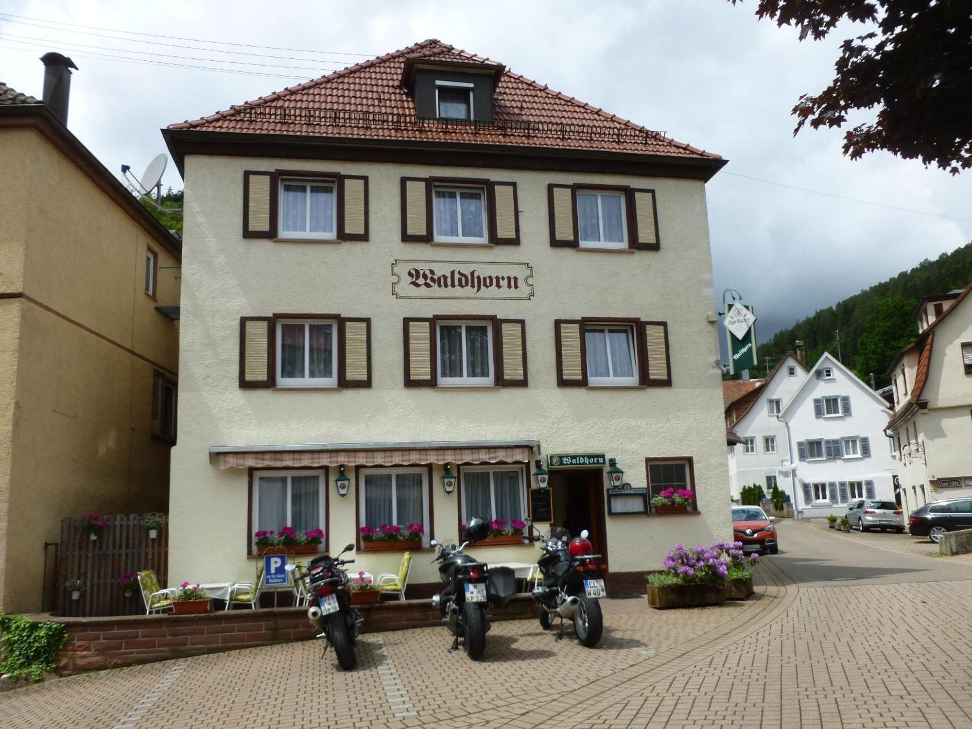 Gasthaus Waldhorn Бад-Тайнах-Цавельштайн Экстерьер фото